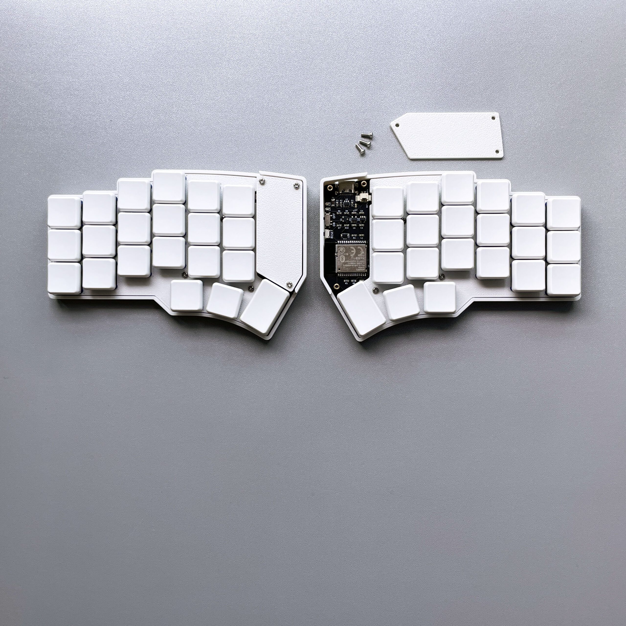 Dao BLE wireless keyboard big battery life corne wireless 42 keys low profile split keyboard